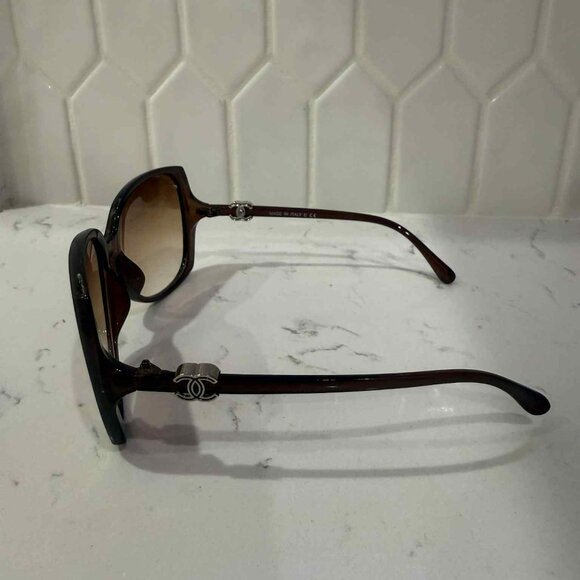 Ladies Brown Sunglasses